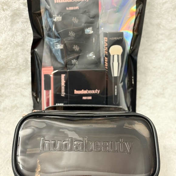 HUDA BEAUTY Other - HUDA BEAUTY Makeup Set + comestic bag